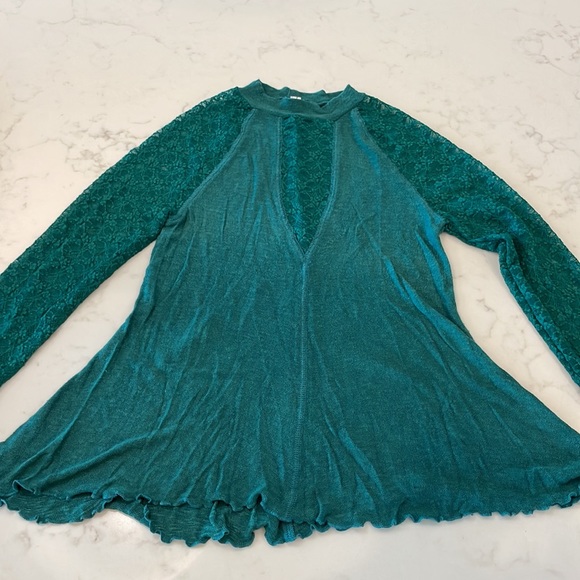 Free People GREEN Sweater - Picture 2 of 6